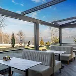 Ezkar Bathonea Art Hotell