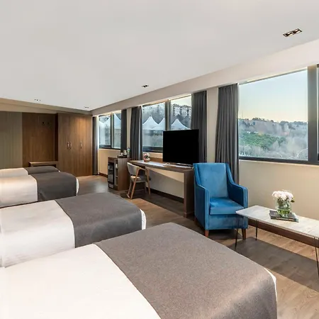 Ezkar Bathonea Art Istanbul