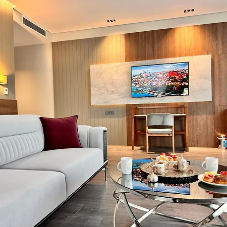 Hotell Ezkar Bathonea Art 4*