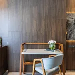 Szálloda Ezkar Bathonea Art