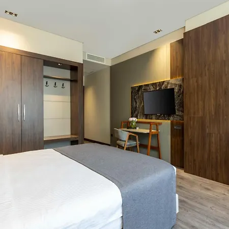 Hotel Ezkar Bathonea Art 4*