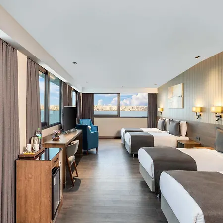 Ezkar Bathonea Art Hotel