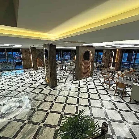 Ezkar Bathonea Art Hotell
