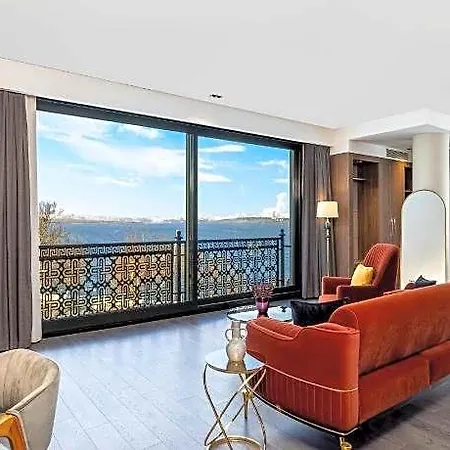Ezkar Bathonea Art Hotell 4*