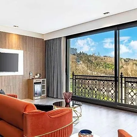 Ezkar Bathonea Art Istanbul