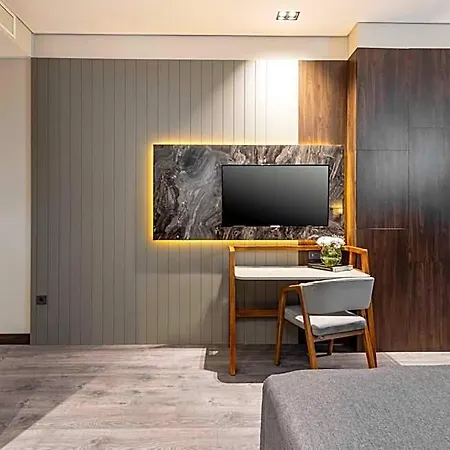 Hotel Ezkar Bathonea Art 4*