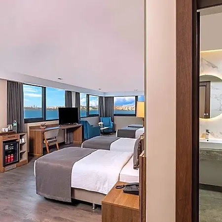 Ezkar Bathonea Art Hotel