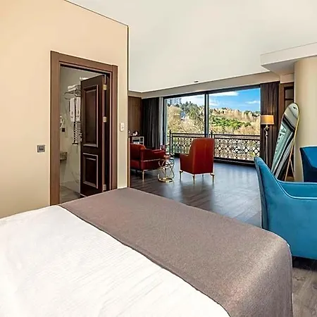Hotel Ezkar Bathonea Art