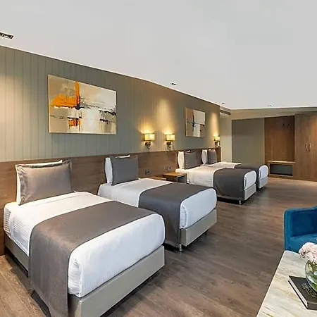 Ezkar Bathonea Art Hotel