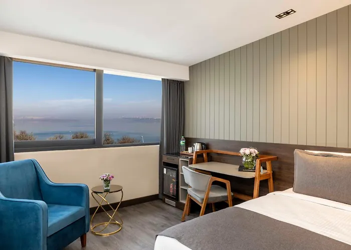 Ezkar Bathonea Art 酒店