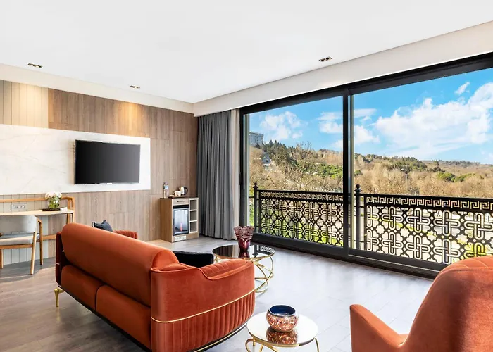 酒店 Ezkar Bathonea Art 4*