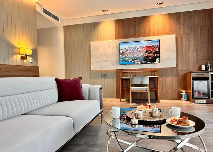 Hotel Ezkar Bathonea Art 4*