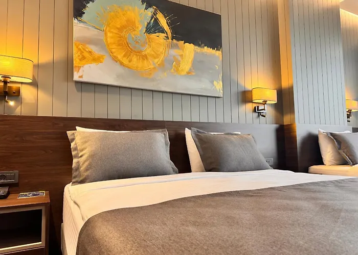 Отель Ezkar Bathonea Art