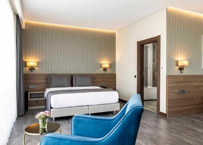 Отель Ezkar Bathonea Art 4*