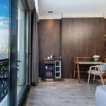 Ezkar Bathonea Art Hotel 4*