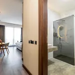 Ezkar Bathonea Art Hotel