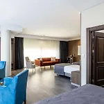 Hotel Ezkar Bathonea Art